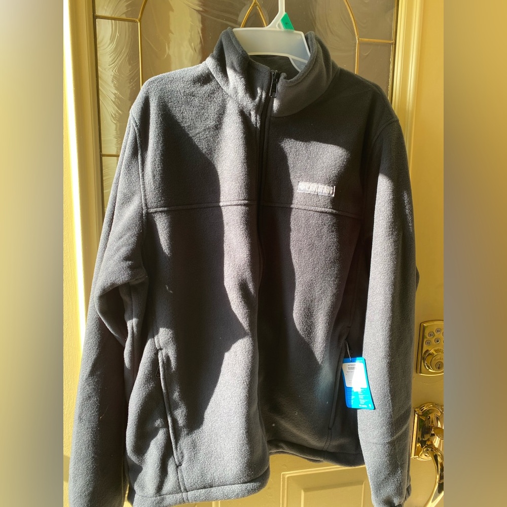 Columbia Men’s Black Fleece Jacket, Full zip, L.